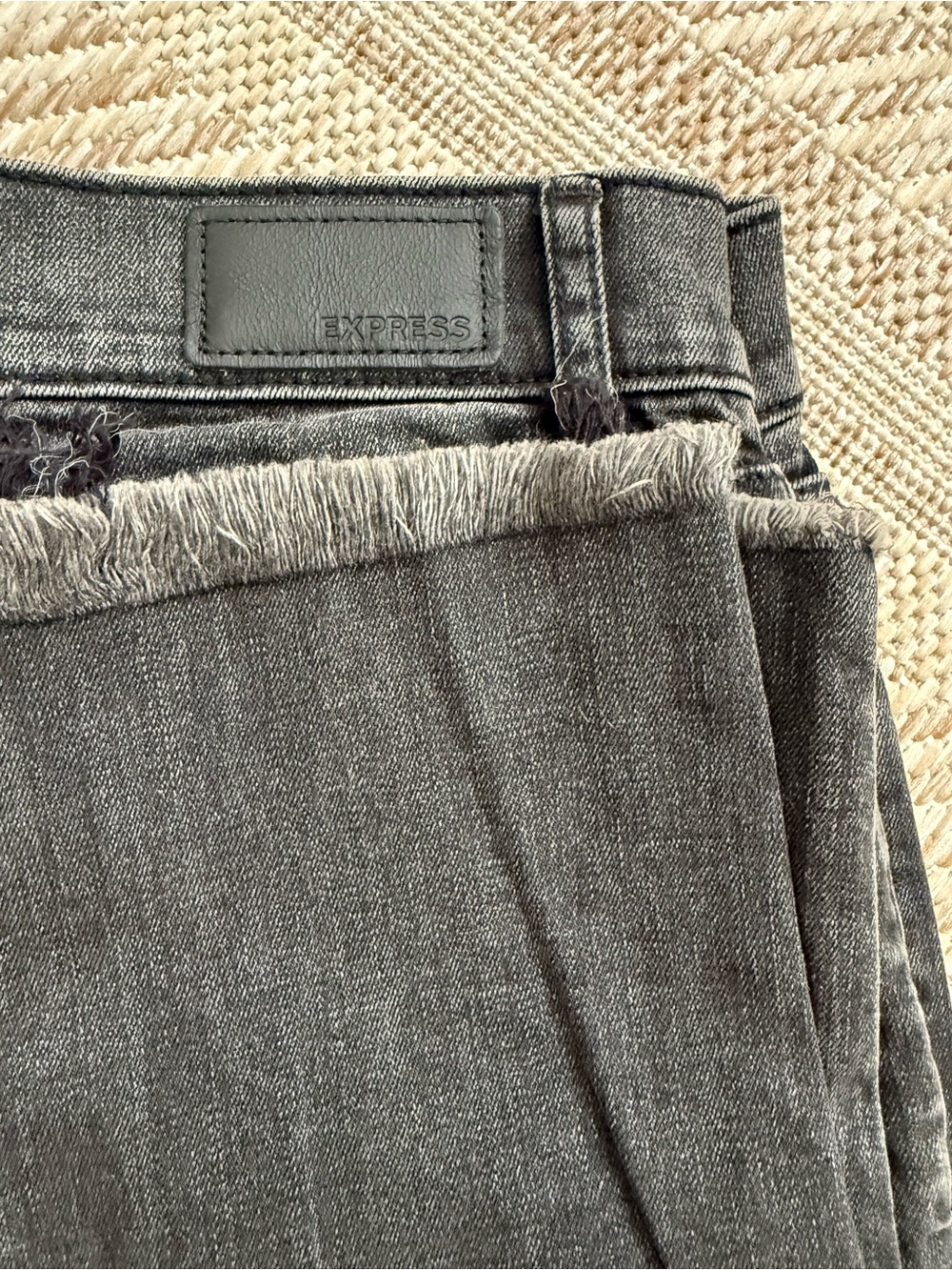 Express Women's Black Frayed-Hem Mom Jean - Picture 2 of 5